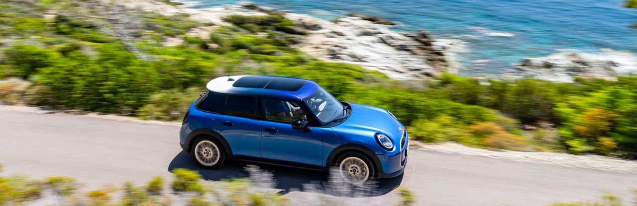 Yazın Ritmi MINI Cooper 5 Kapı ile Çeşme’de | MINI Türkiye